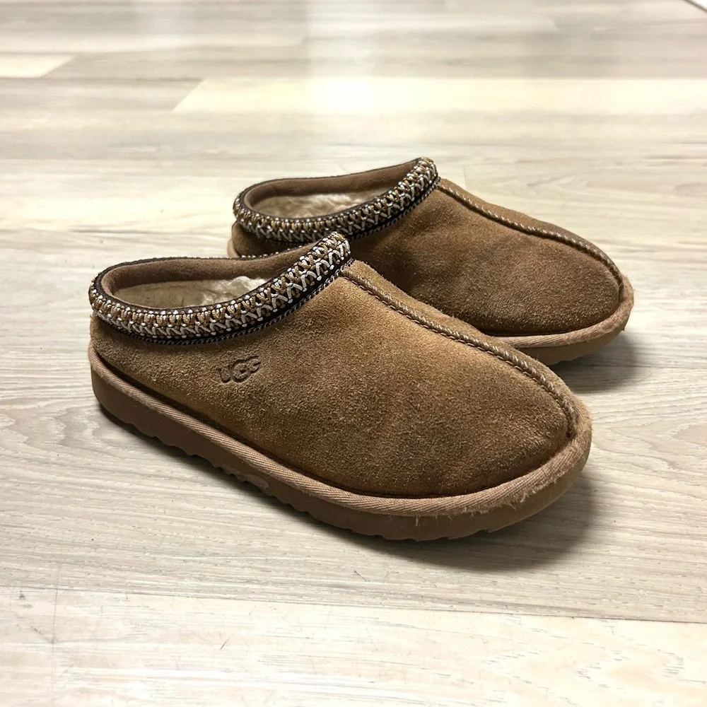 UGG Tasman Slippers Kids Sz 2 Chestnut Suede Shearling Warm Classic Unisex Cozy - Picture 9 of 11